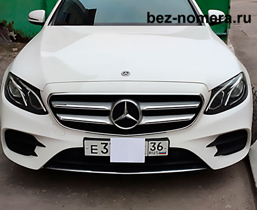 Мерседес с магнитными номерами